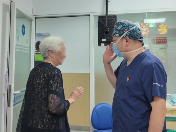 天天配资 留在“家门口”看牙，究竟行不行 | 蹲点调查·社区医院如何深耕社区