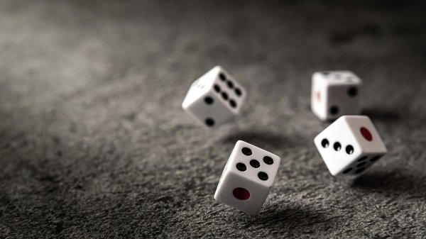 顺配宝 创业板冲高回落跌0.17%，两市成交连续5日超2万亿丨复盘论